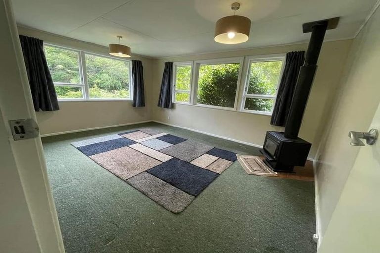 Photo of property in 6 Tobruk Street, Karori, Wellington, 6012