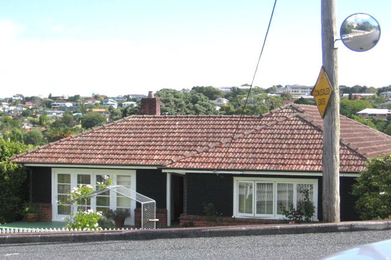 Photo of property in 494 Beach Road, Murrays Bay, Auckland, 0630