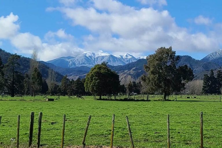 Photo of property in 65 Hotham Street, Murchison, 7007