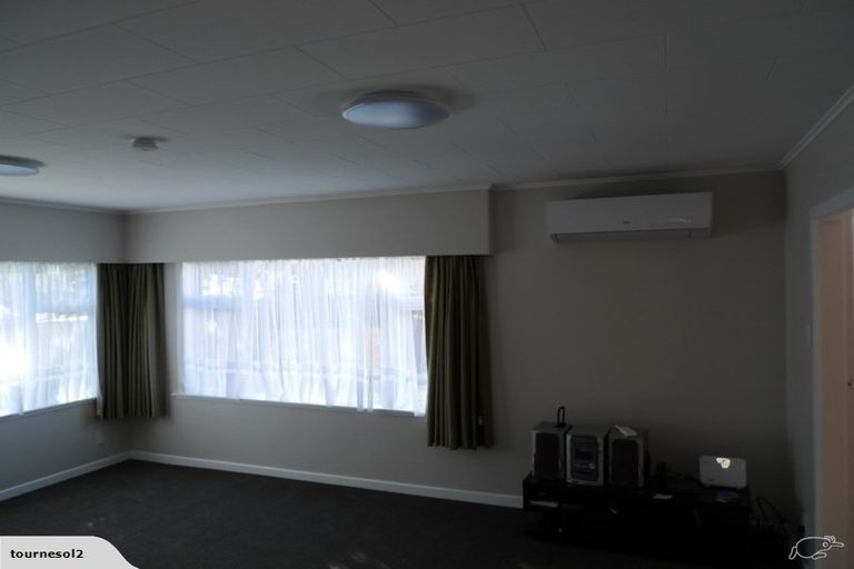 Photo of property in 15 Moselle Street, Island Bay, Wellington, 6023