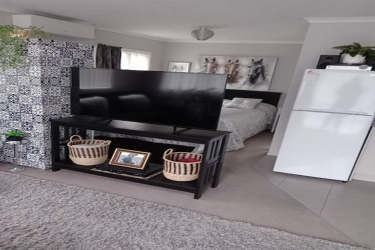 Photo of property in 13 Andre Rise, Stanmore Bay, Whangaparaoa, 0932