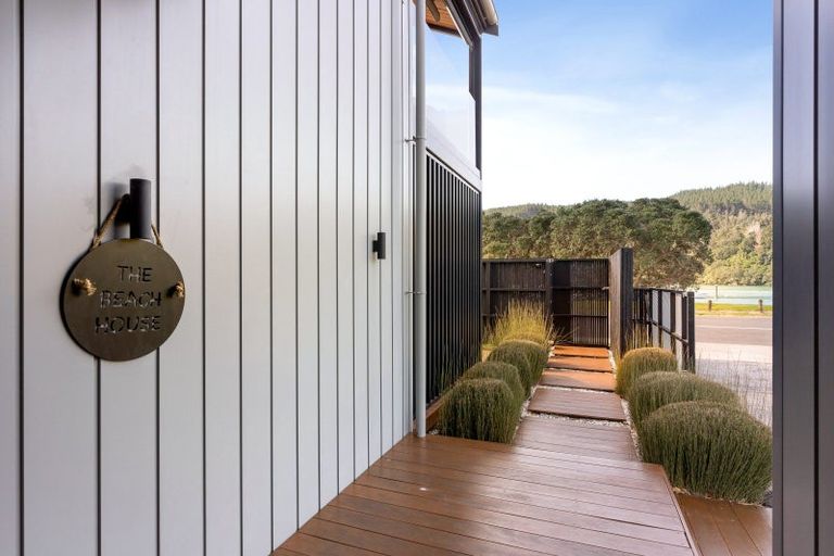 Photo of property in 101 Beach Road, Whangamata, 3620