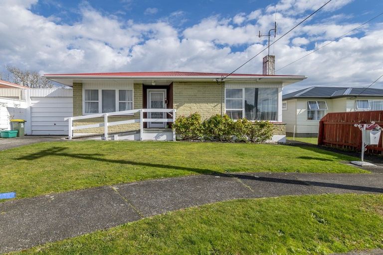Photo of property in 7 Carlisle Street, Levin, 5510