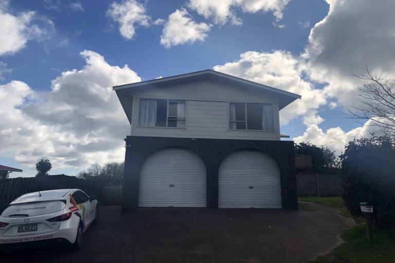 Photo of property in 19 St Catherine Crescent, West Harbour, Auckland, 0618