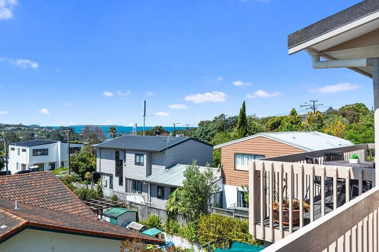 Photo of property in 852 Beach Road, Waiake, Auckland, 0630