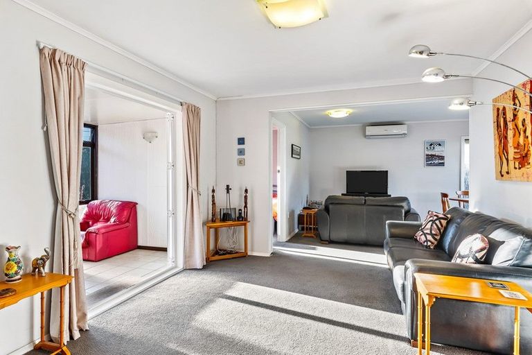 Photo of property in 2 Te Miti Street, Paekakariki, 5034