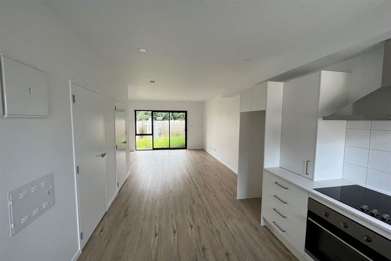 Photo of property in 1 Eileen Newey Place, Henderson, Auckland, 0612