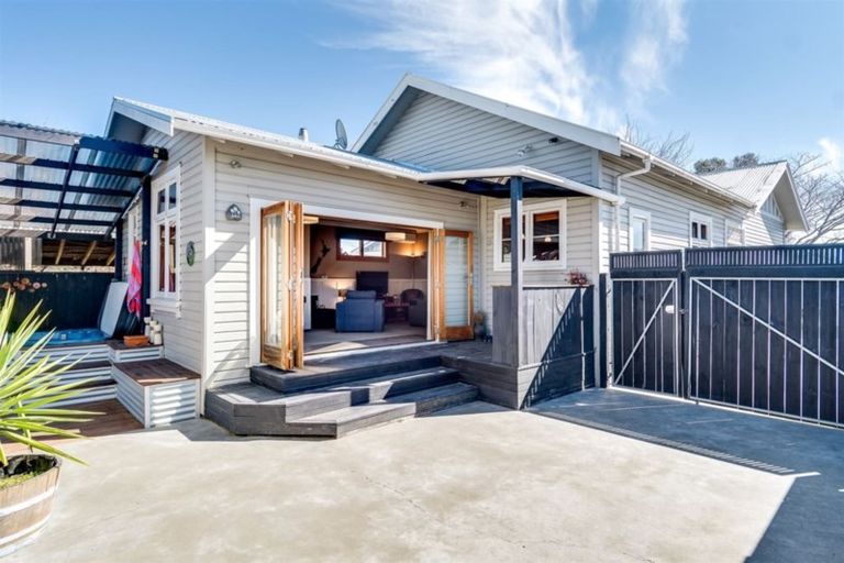 Photo of property in 1 Campaign Street, Napier South, Napier, 4110