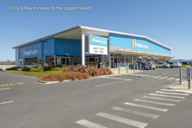 Photo of property in 77 Bert Wall Drive, Omokoroa, 3114