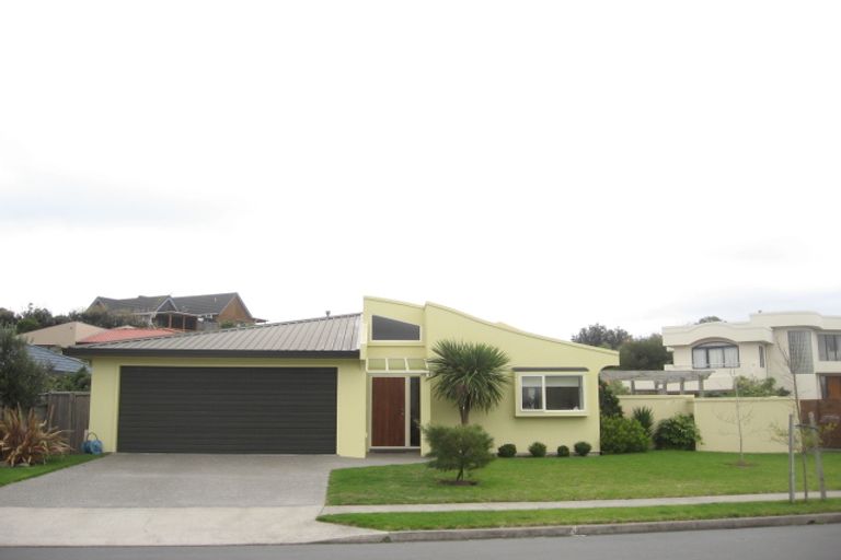 Photo of property in 11 Avion Terrace, Raumati Beach, Paraparaumu, 5032