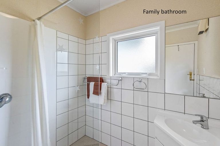 Photo of property in 287 Te Moana Road, Waikanae, 5036