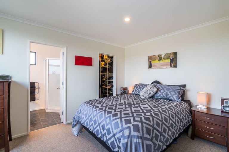Photo of property in 5 Monowai Road, Ravensbourne, Dunedin, 9022