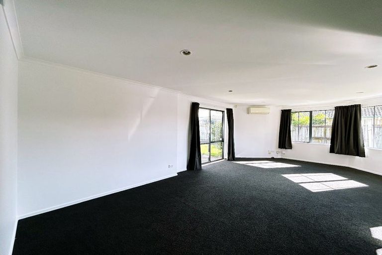 Photo of property in 15 Farnham Close, Rototuna North, Hamilton, 3210