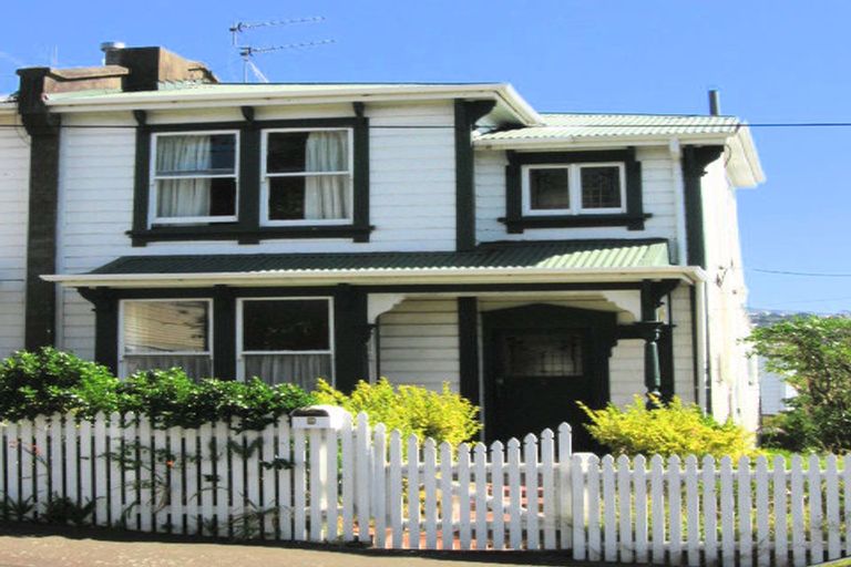 Photo of property in 2 Seddon Terrace, Newtown, Wellington, 6021