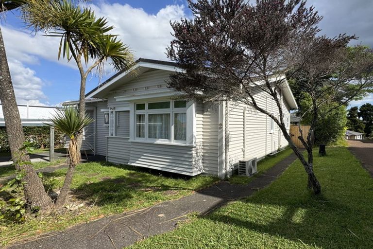 Photo of property in 19 Tirimoana Road, Te Atatu South, Auckland, 0602