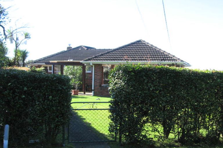 Photo of property in 437 East Coast Road, Mairangi Bay, Auckland, 0630