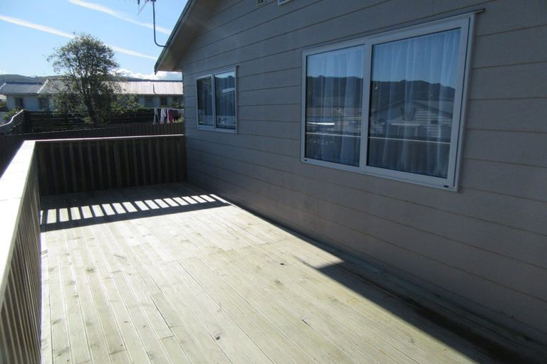 Photo of property in 32a Aniseed Grove, Timberlea, Upper Hutt, 5018