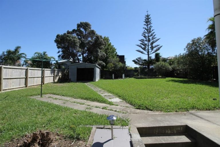 Photo of property in 127 Clovelly Road, Bucklands Beach, Auckland, 2012