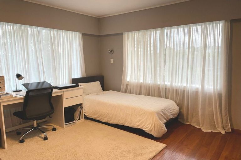 Photo of property in 17 Margaret Place, Milford, Auckland, 0620