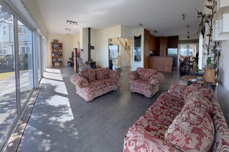 Photo of property in 603b Marine Drive, Days Bay, Lower Hutt, 5013