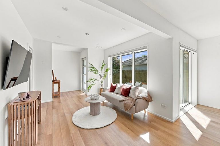 Photo of property in 1/33 Trafford Street, Harewood, Christchurch, 8051