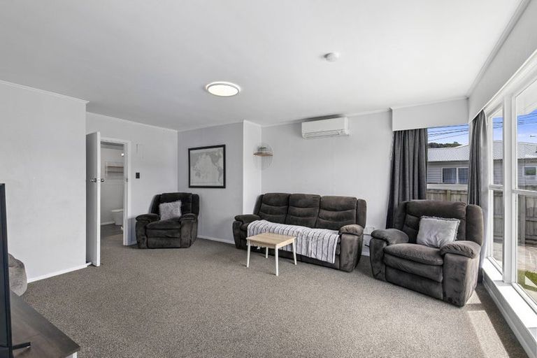 Photo of property in 1/167 Wainuiomata Road, Wainuiomata, Lower Hutt, 5014