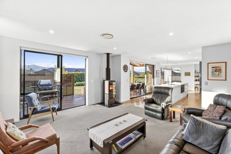 Photo of property in 12 Sapphire Spring Rise, Wanaka, 9305