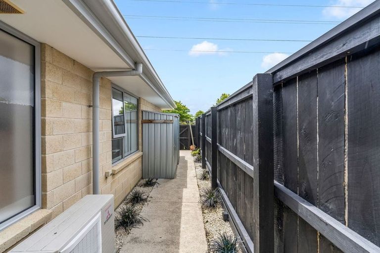 Photo of property in 16a Dunsford Close, Halswell, Christchurch, 8025