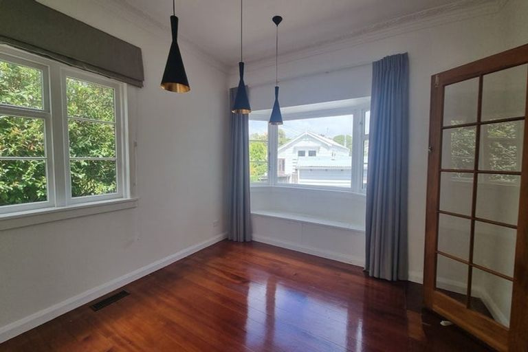 Photo of property in 41 Farm Road, Northland, Wellington, 6012