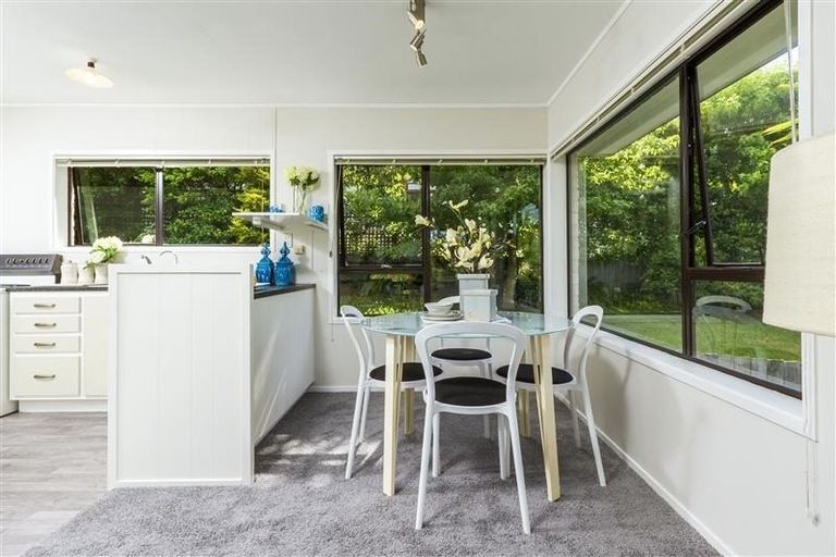 Photo of property in 2/21 Waiau Street, Torbay, Auckland, 0630