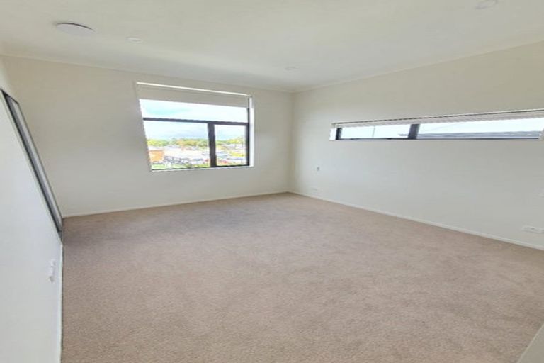 Photo of property in 51 Periko Way, Takanini, 2112