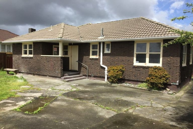 Photo of property in 5 Glen Marine Parade, Glendene, Auckland, 0602