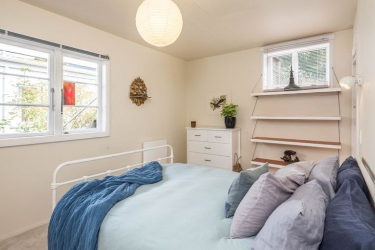 Photo of property in 154 Owhiro Bay Parade, Owhiro Bay, Wellington, 6023