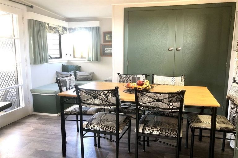 Photo of property in 18 Meta Street, Takapau, 4203