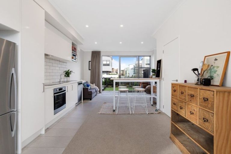 Photo of property in 21 Mollusc Road, Hobsonville, Auckland, 0616