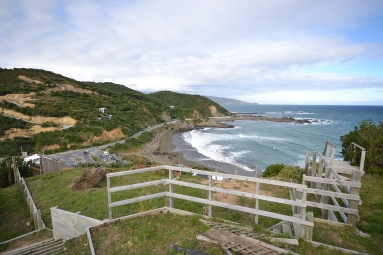 Photo of property in 98b The Esplanade, Houghton Bay, Wellington, 6023