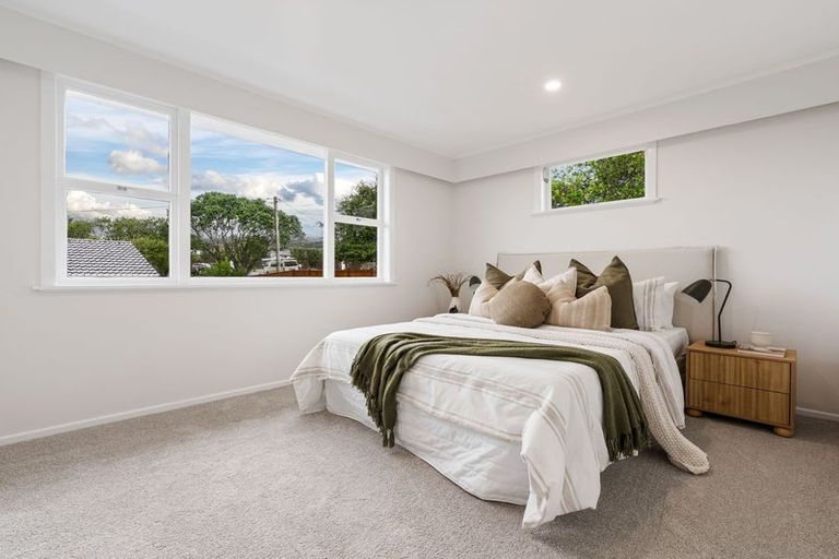 Photo of property in 46 Colwill Road, Massey, Auckland, 0614