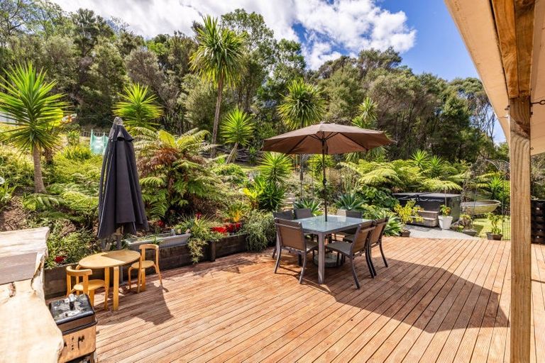 Photo of property in 8 Kaipatiki Rise, Haruru, 0204