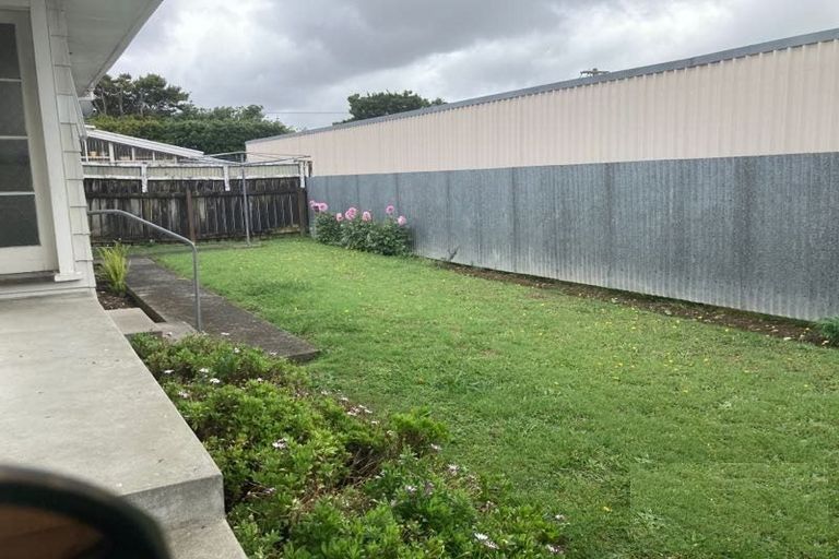 Photo of property in 14 Cambridge Street, Levin, 5510