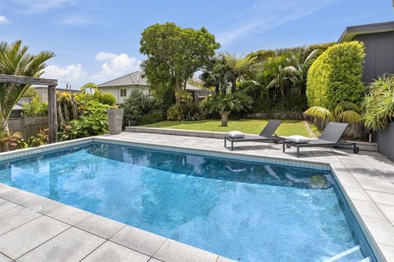 Photo of property in 50 Aberdeen Road, Campbells Bay, Auckland, 0620