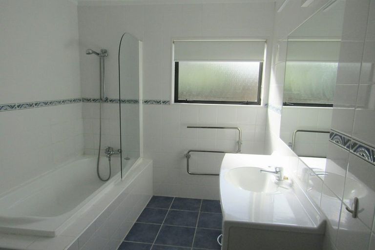 Photo of property in 3/41 Okura River Road, Okura, Albany, 0792