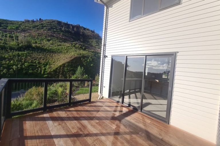 Photo of property in 2 Bee Lane, Whitby, Porirua, 5024