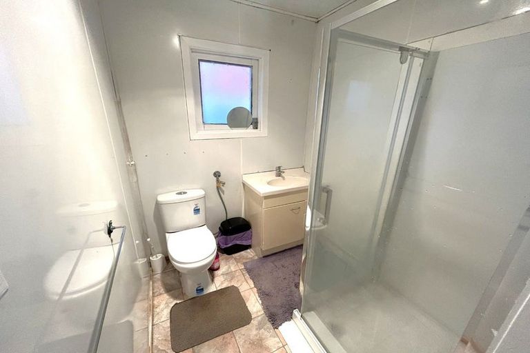 Photo of property in 2/16 Kaponga Crescent, New Lynn, Auckland, 0600