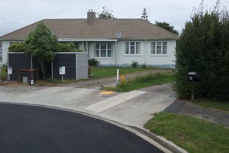 Photo of property in 26-27 Esk Street, Roslyn, Palmerston North, 4414