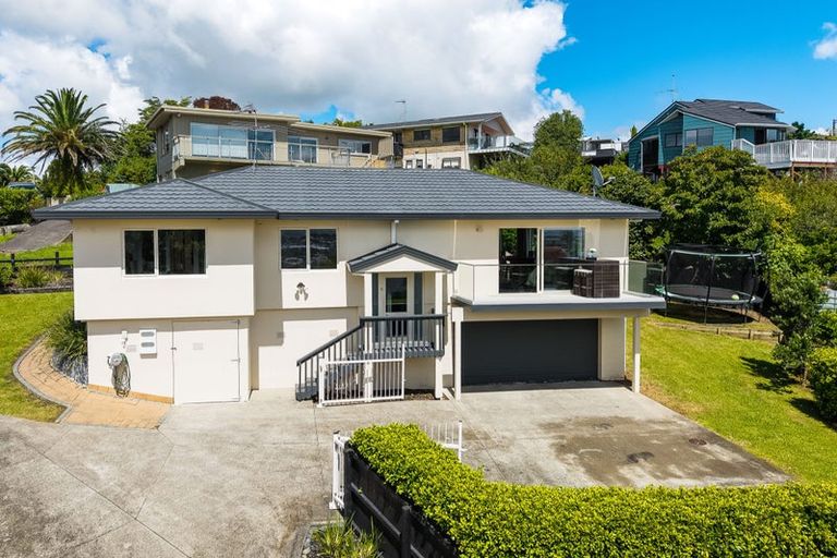 Photo of property in 22 Whangaparaoa Road, Red Beach, 0932