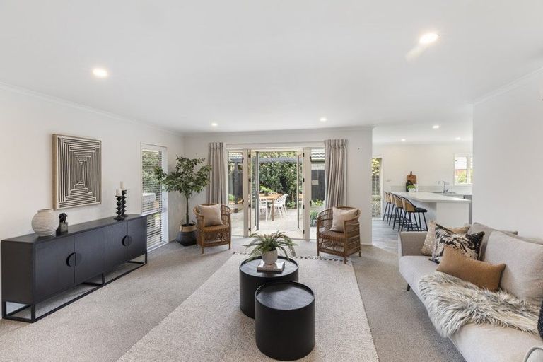 Photo of property in 1 Oaktree Lane, Bishopdale, Christchurch, 8053