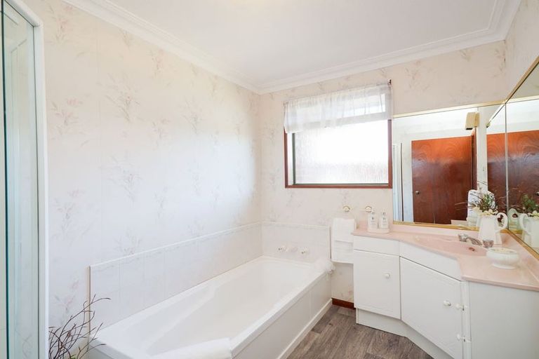 Photo of property in 124 Kildare Drive, Waikiwi, Invercargill, 9810