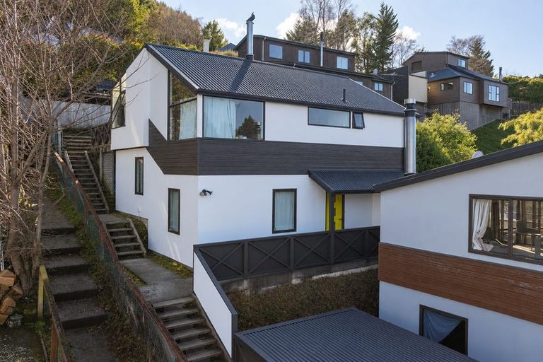 Photo of property in 9b Dart Place, Fernhill, Queenstown, 9300