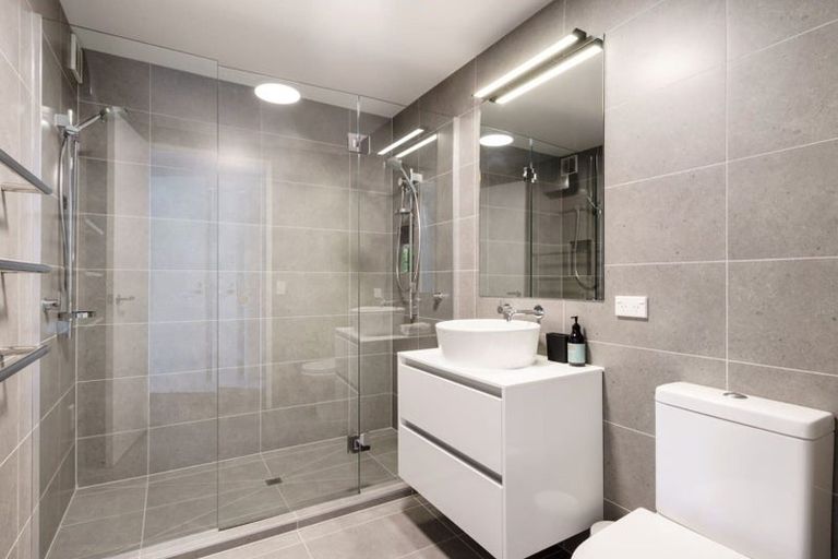 Photo of property in 2/22 Peterborough Street, Christchurch Central, Christchurch, 8013
