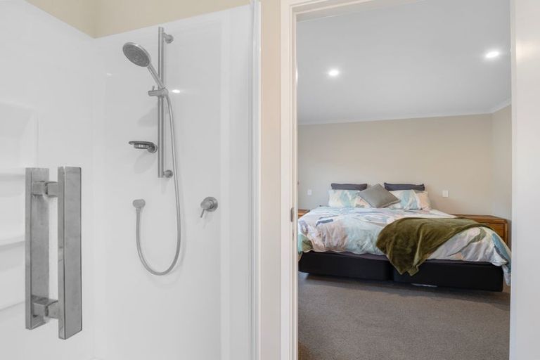 Photo of property in 17 Monarch Drive, Ashhurst, 4810